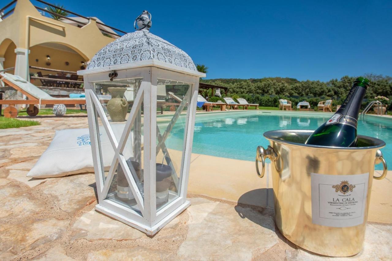 Villa Saige , Piscina Con Idromassaggio Alghero Luaran gambar