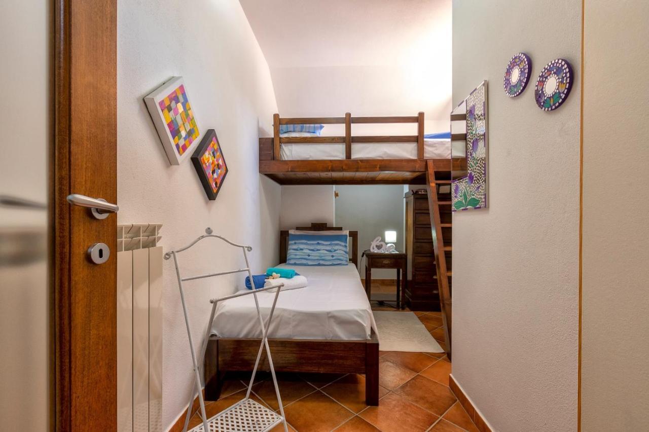 Villa Saige , Piscina Con Idromassaggio Alghero Luaran gambar