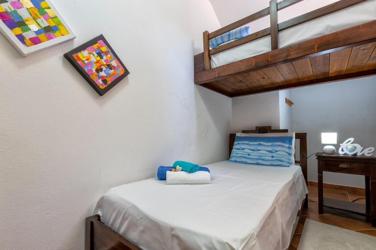 Villa Saige , Piscina Con Idromassaggio Alghero Luaran gambar