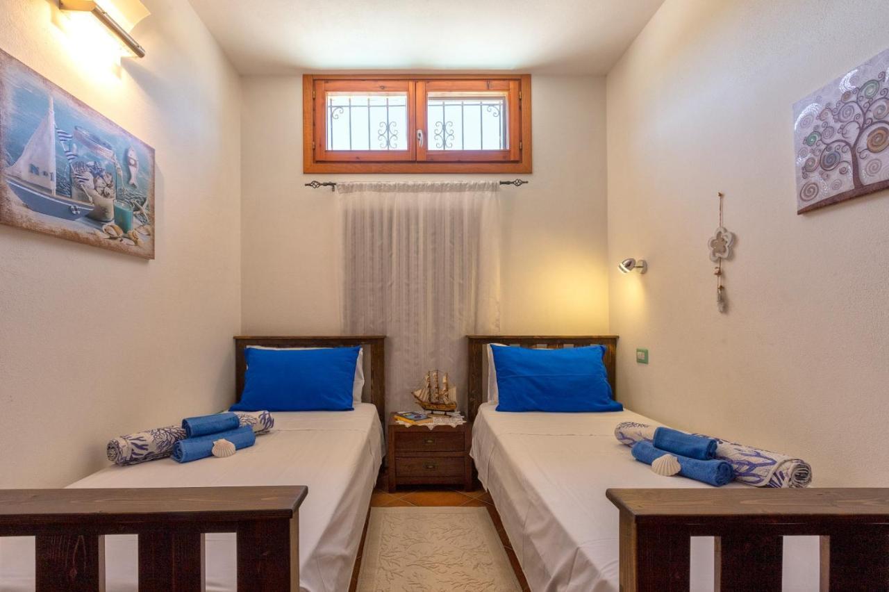 Villa Saige , Piscina Con Idromassaggio Alghero Luaran gambar