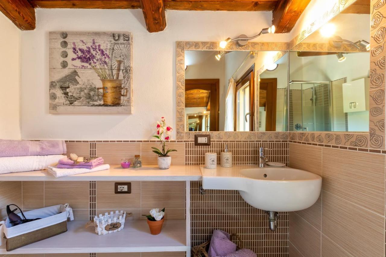 Villa Saige , Piscina Con Idromassaggio Alghero Luaran gambar