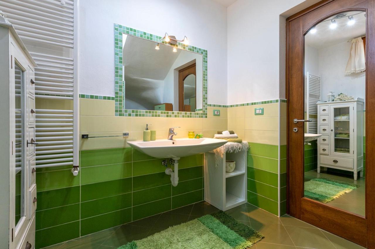 Villa Saige , Piscina Con Idromassaggio Alghero Luaran gambar