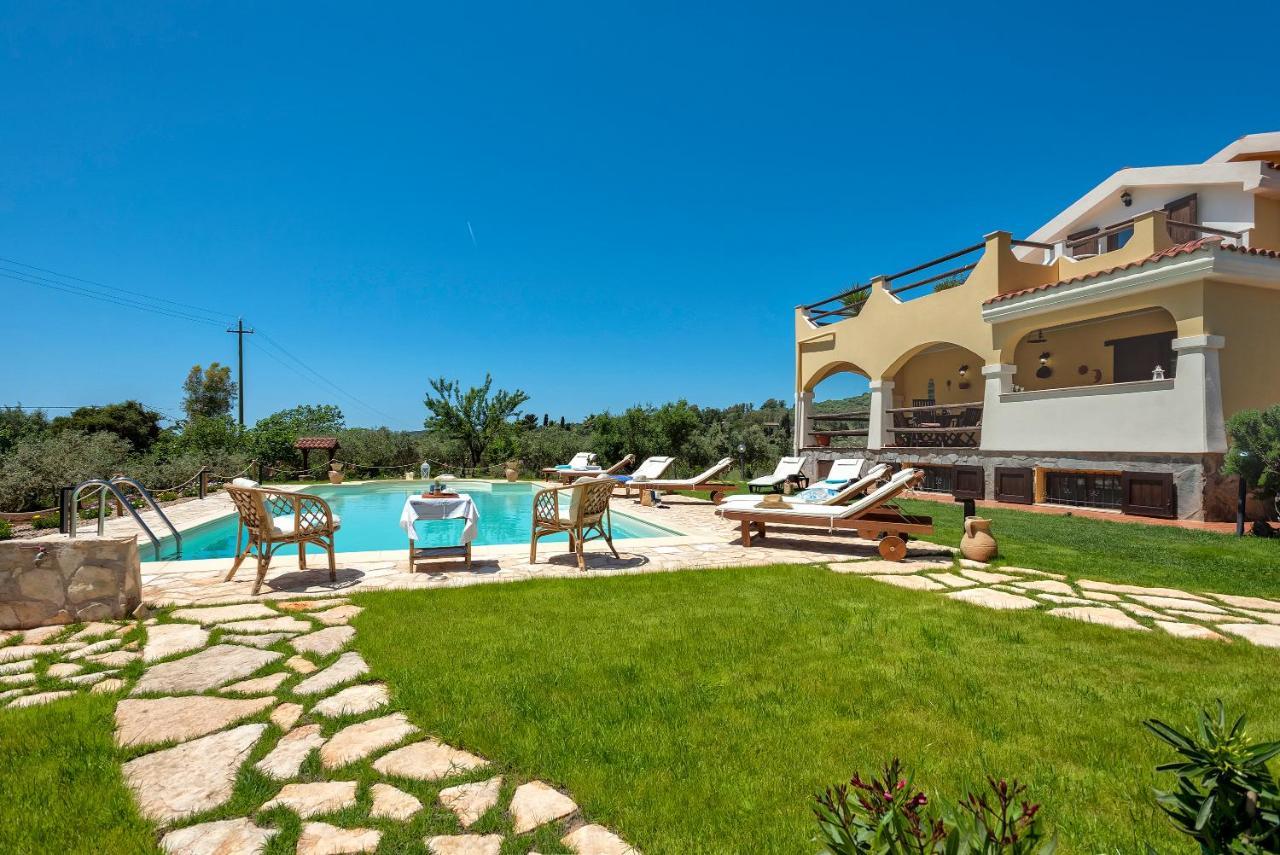 Villa Saige , Piscina Con Idromassaggio Alghero Luaran gambar