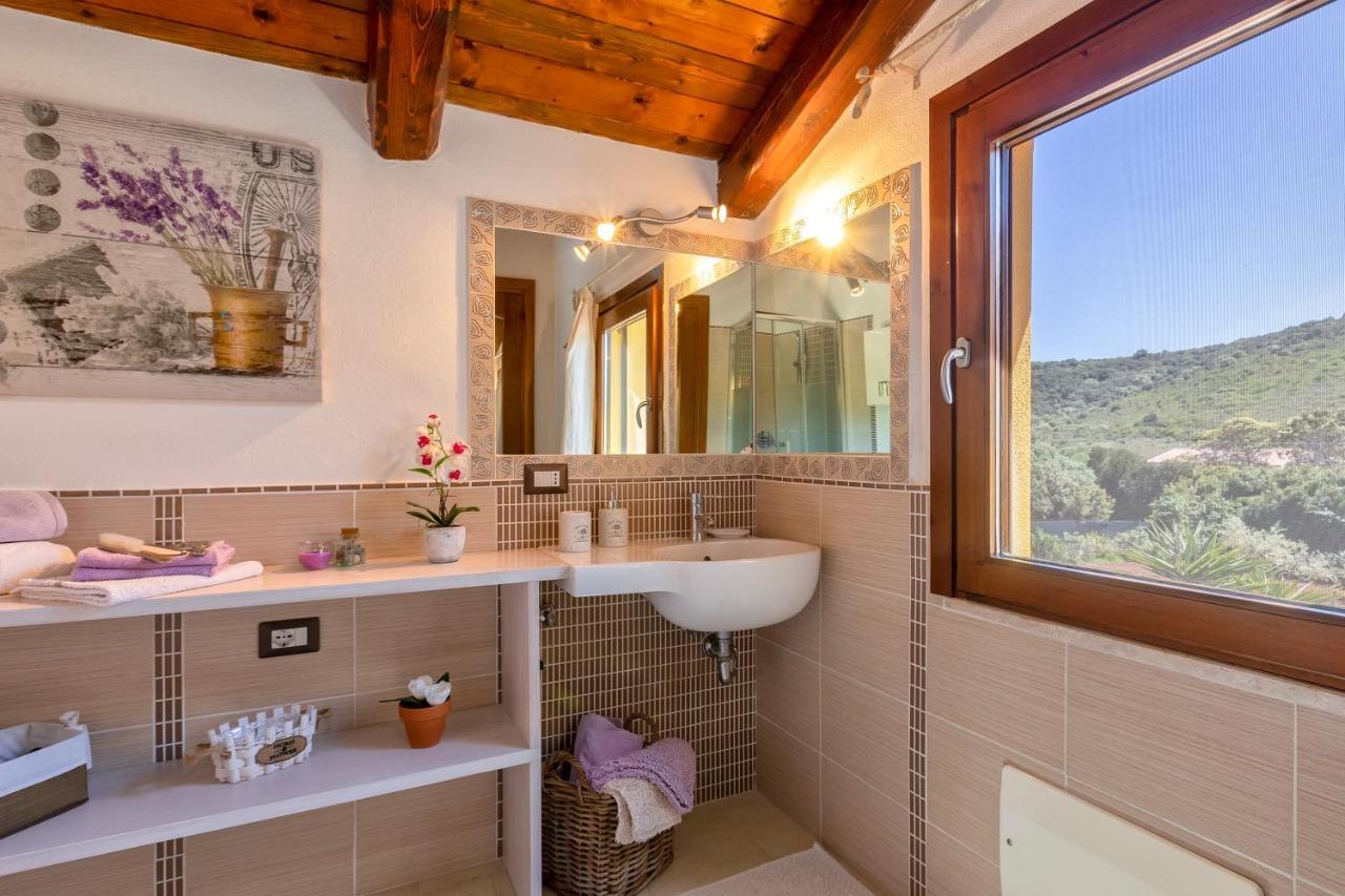 Villa Saige , Piscina Con Idromassaggio Alghero Luaran gambar