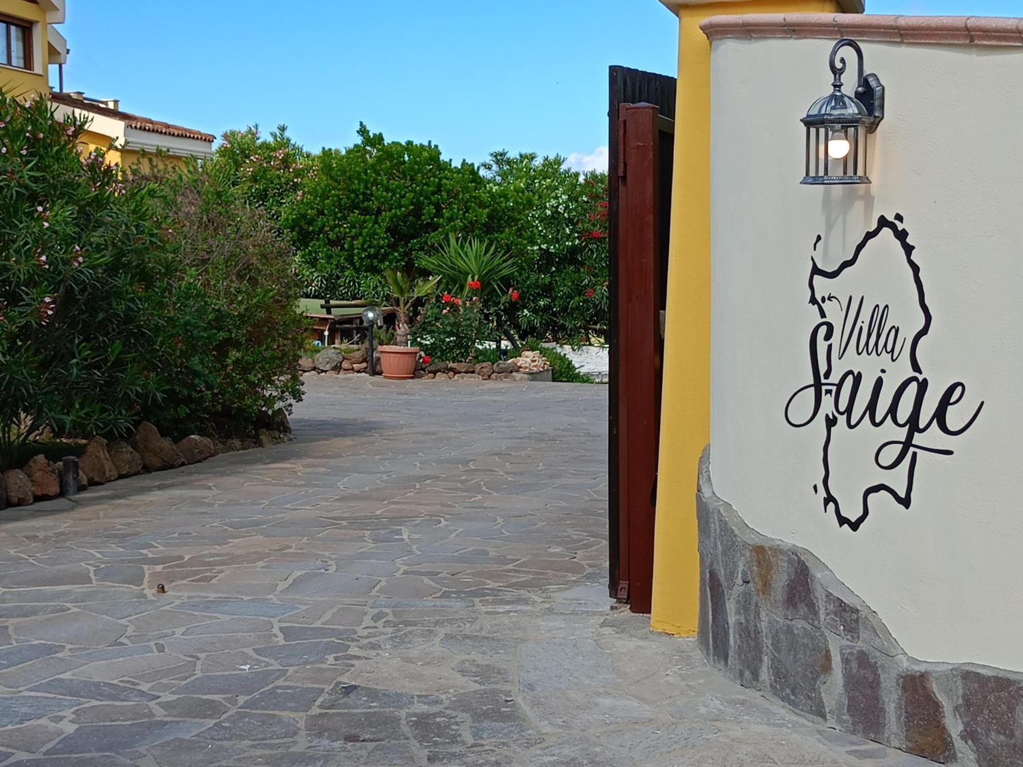 Villa Saige , Piscina Con Idromassaggio Alghero Luaran gambar