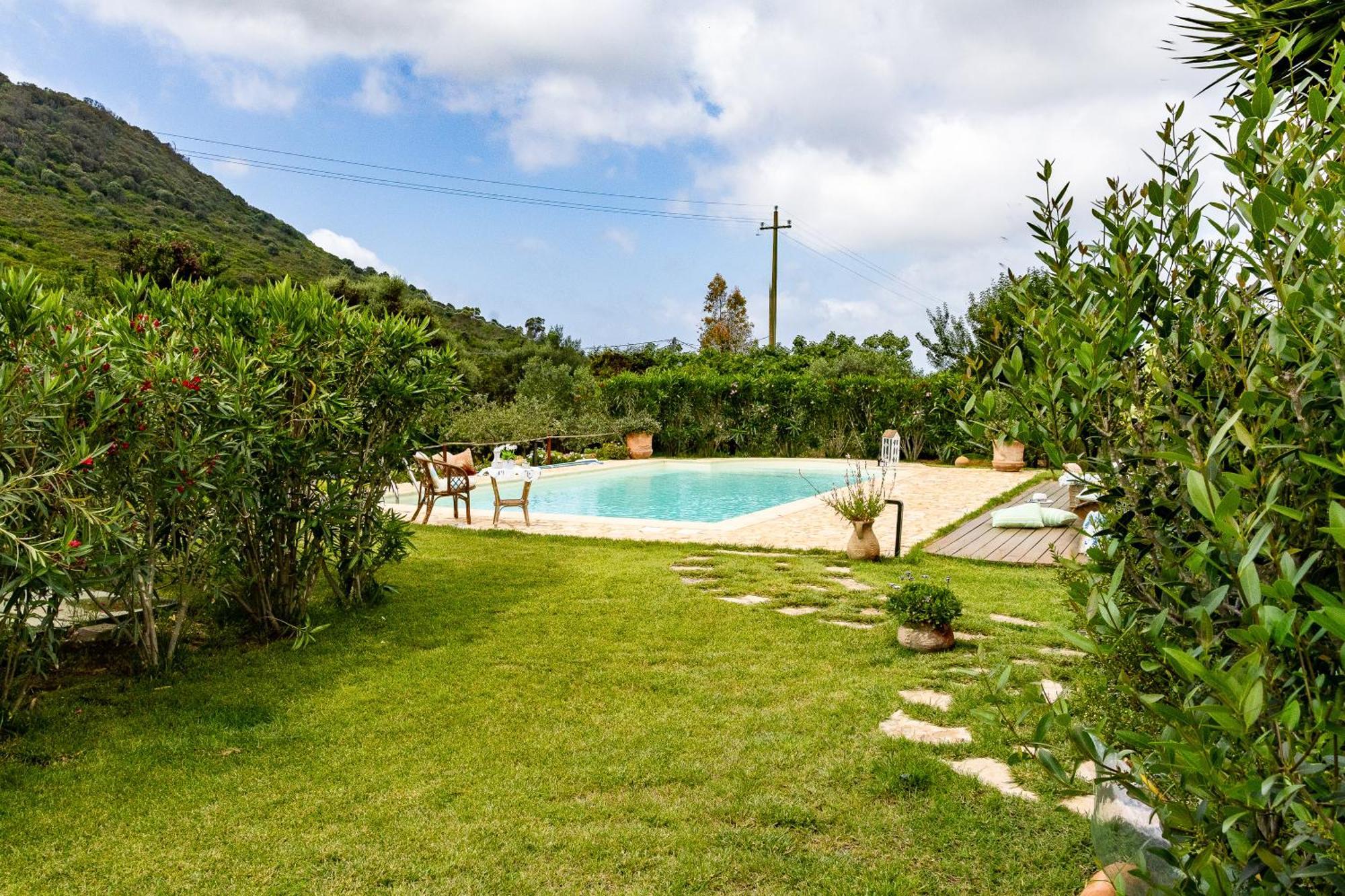 Villa Saige , Piscina Con Idromassaggio Alghero Luaran gambar