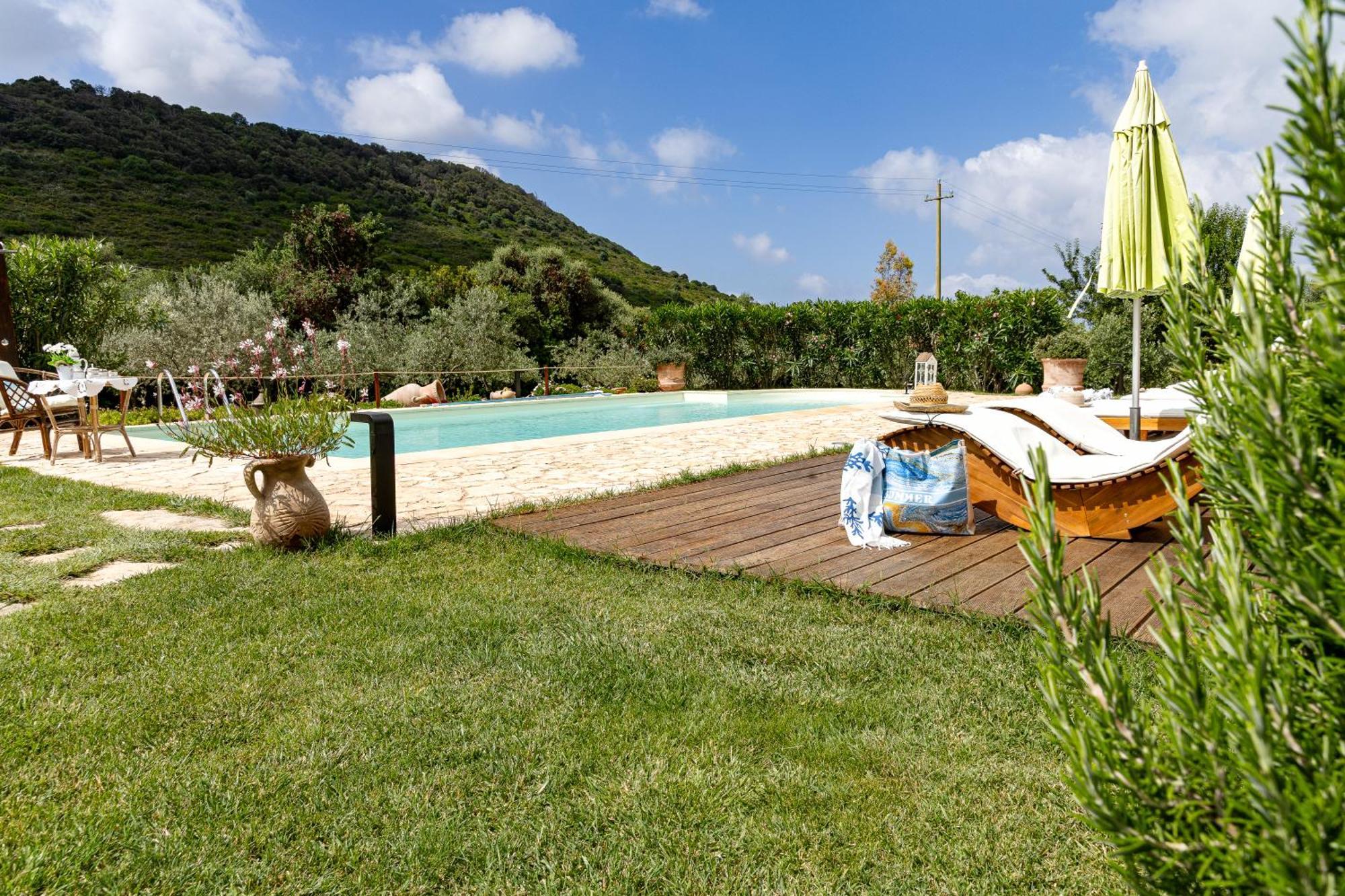 Villa Saige , Piscina Con Idromassaggio Alghero Luaran gambar