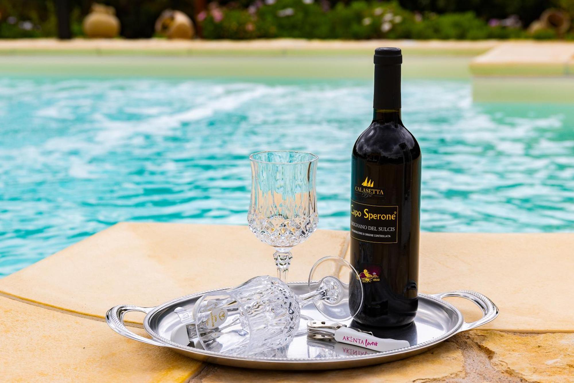 Villa Saige , Piscina Con Idromassaggio Alghero Luaran gambar